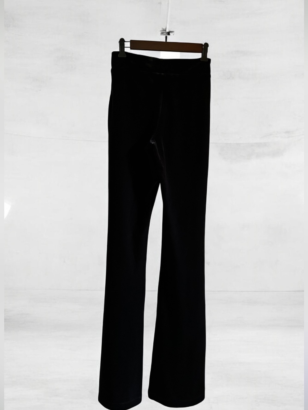 NWT Commando Velvet Flare Legging in Black. Women’s Medium - Picture 5 of 7
